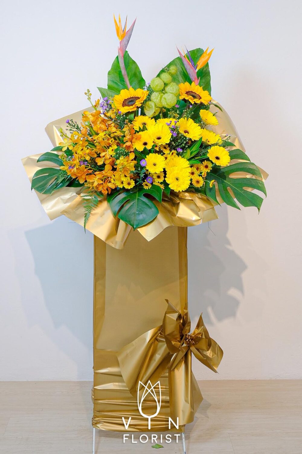 Golden Sunshine Flower Stand